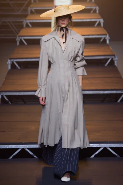 Look 29